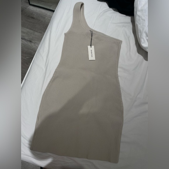 Babaton
Sculpt Knit One-Shoulder Dress - Picture 7 of 7